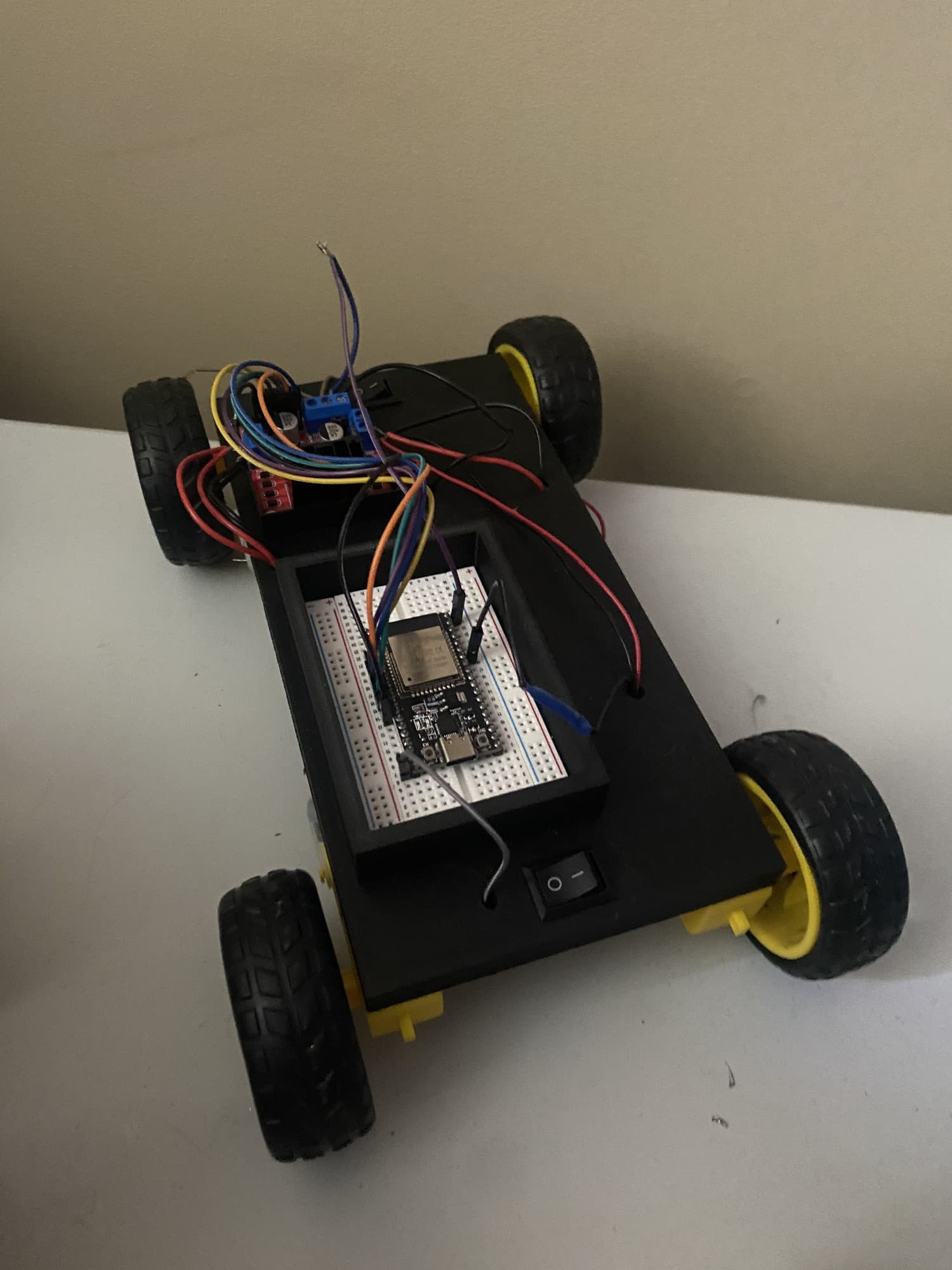 RC Car (ESP32 Based)